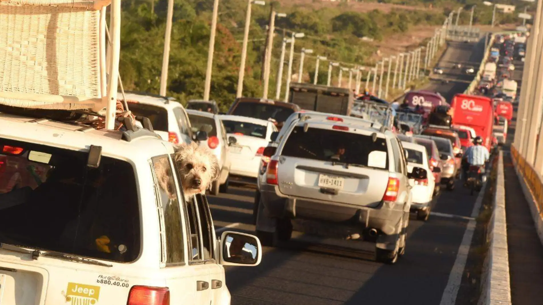 vacacionistas se despidieron del puerto por el puente Tampico